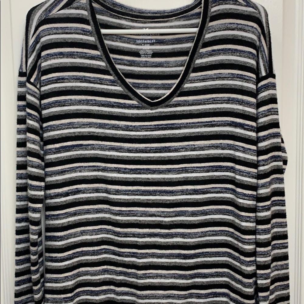 🌸American Eagle long sleeve shirt
